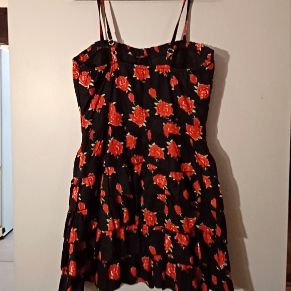 Roses dress - Picture 2 of 2
